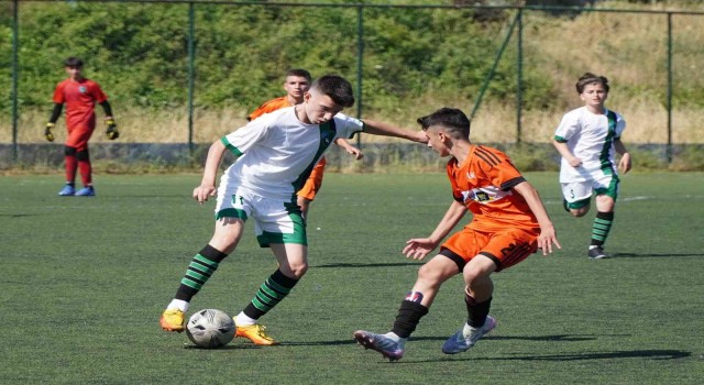 Okul sporları futbol yıldızlar kız ve erkek Türkiye şampiyonası Manisada başladı