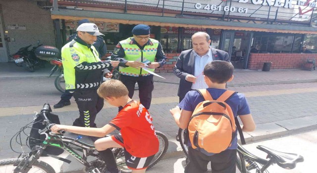 Osmanelide Yayalar için 5 adımda güvenli trafik uygulaması yapıldı