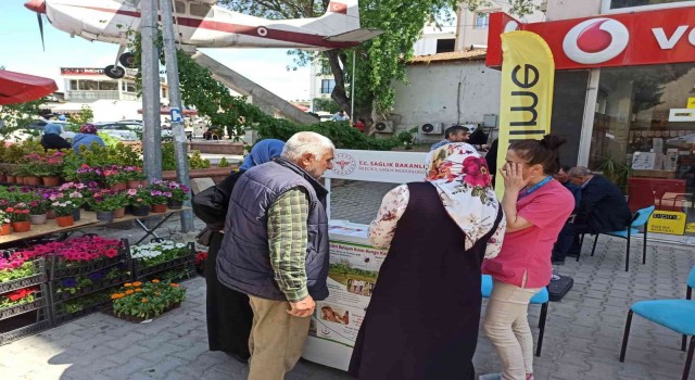 Osmanelinde sağlıkçılar vatandaşları KKKA hastalığına karşı bilgilendirdi