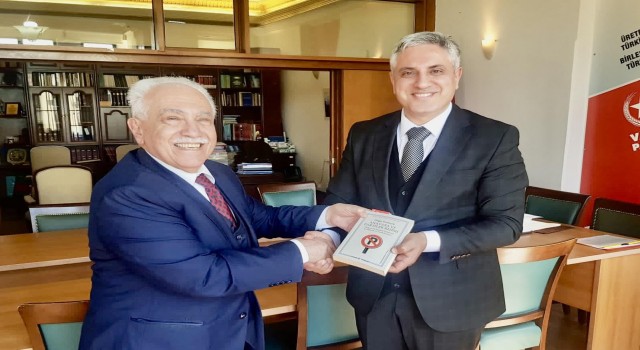 Osmanlı Ocakları Genel Başkanı Canpolattan, Vatan Partisi Genel Başkanı Perinçeke ziyaret