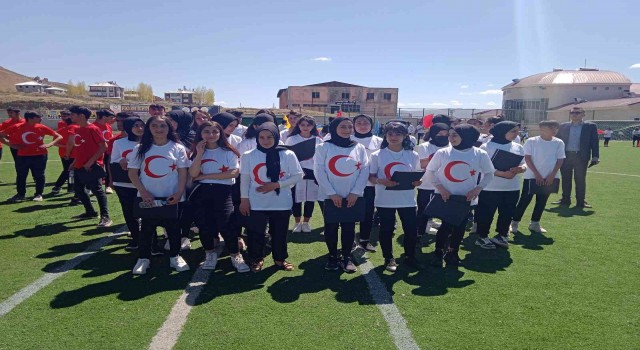 Özalpte 19 Mayıs Atatürkü Anma, Gençlik ve Spor Bayramı coşkusu