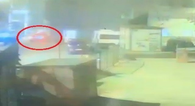 (Özel) Polisten kaçtılar, böyle kaza yapınca yakalandılar