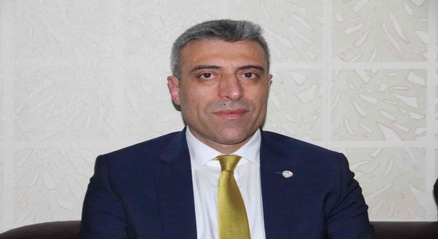 Öztürk Yılmaz: “6lı masa, masalcı bir masadır”