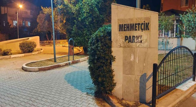 Parkta bıçaklı kavga: 1 ölü