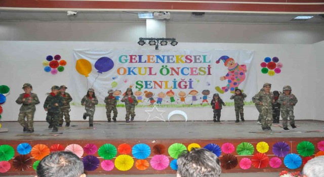 Pasinlerde 8. Geleneksel Okul Şenlikleri büyük ilgi gördü