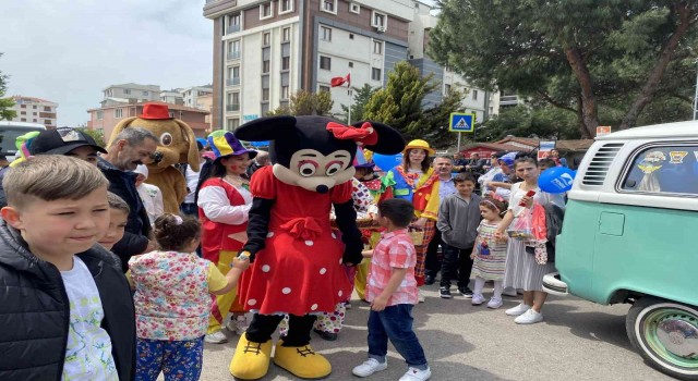 Pendikte çocuklara bayram sürprizi