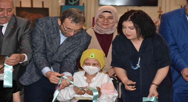 Pendikte lösemili çocuklardan anlamlı sergi