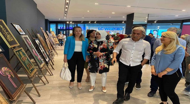 Point Bornovada el emeği göz nuru ürünlerin sergisi ilgi gördü