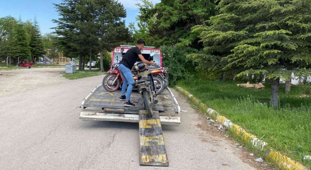 Polis tescilsiz motosikletleri böyle topladı