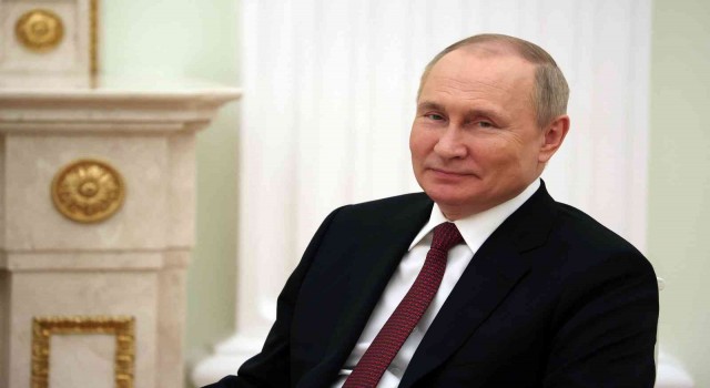 Putin AB'nin enerji yaptırımlarını ekonomik intihar olarak nitelendirdi
