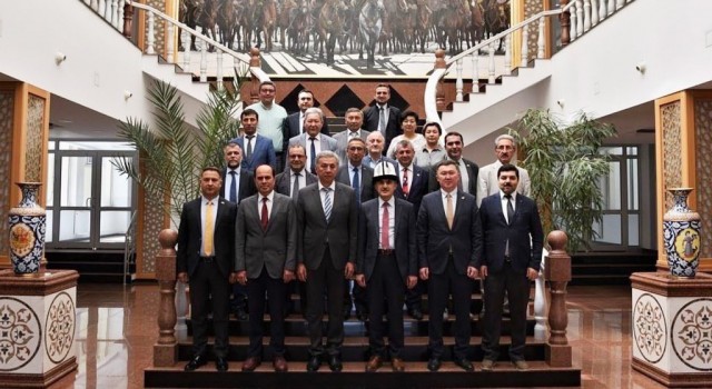 Rektör Kazım Uysaldan Kırgızistanın Manas Üniversitesine ziyaret