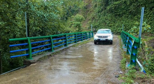 Rizede köy yolları artık daha güvenli