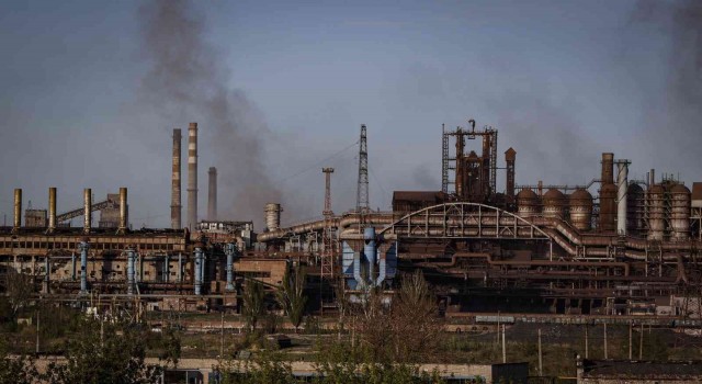 Rusyanın Azovstal fabrikasına fosfor bombası ile saldırı düzenlediği iddia edildi