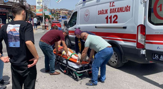 Sakaryada otomobil ile motosiklet çarpıştı: 2 yaralı