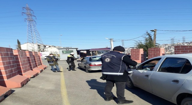 Sakaryadan 54 kaçak göçmen yakalandı