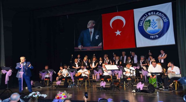 Salihlide ‘Yurdumun Türküleri konserine büyük ilgi