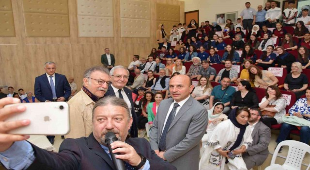 Sanatçı Tamer Levent Yalova Altınovada söyleşiye katıldı