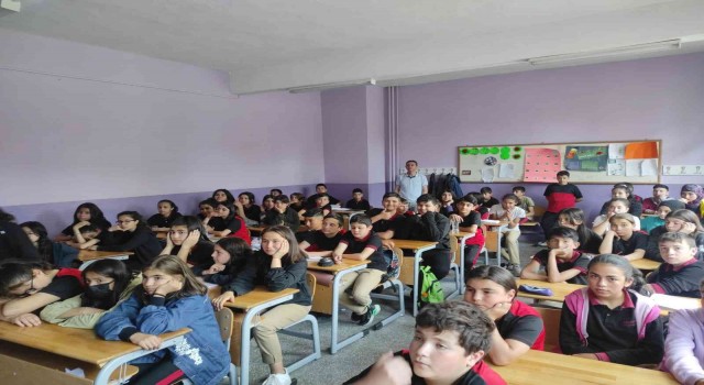 Sandıklıda çocuk ve ergenlere bilişim teknolojilerinin etkisi semineri