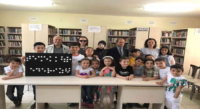 Sandıklıda Renklerin Kara Kitabı Braille alfabesiyle okundu