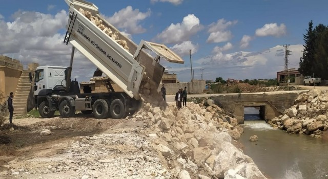 Şanlıurfada deforme olan yollarda bakım ve onarım çalışması