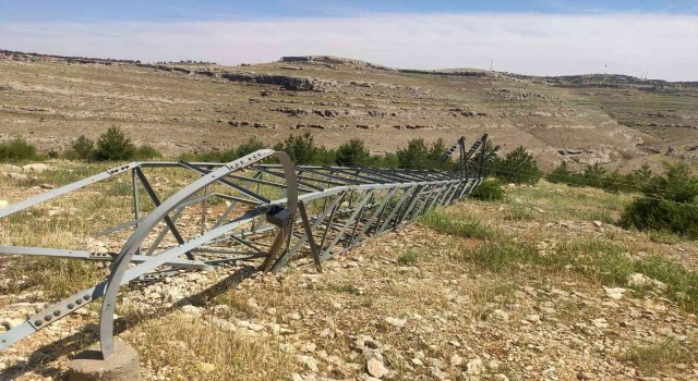 Şanlıurfada fırtınanın yıktığı 144 elektrik direği yenilendi