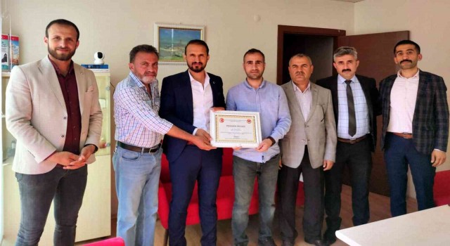 Şehit ve Gazi Aileleri Federasyonundan İHAya plaket