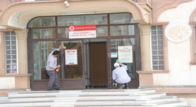 Şehitkamilde camiler bayram namazı için hazırlandı