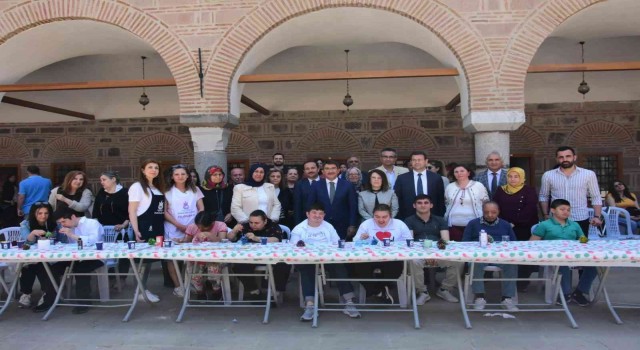 Şehzadeler Belediyesi engellilere gönüllerince bir gün yaşattı