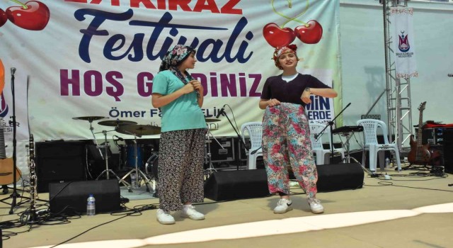 Şehzadeler Belediyesi Sancaklıbozköyde 27. Kiraz Festivali düzenledi