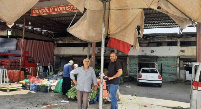Şemsiye ile uçan adam uzay yolculuğuna aday