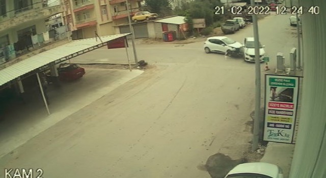Serikte sık sık kazaların yaşandığı kavşak isyan ettirdi