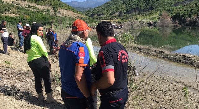 Serinlemek İçin Baraja Giren İki Kardeşten Biri Yaşamını Kaybetti