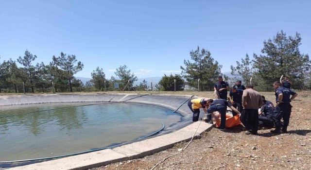 Serinlemek için yangın havuzuna giren çocuk boğuldu