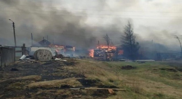 Sibiryadaki orman yangınları evlere sıçradı: 5 ölü