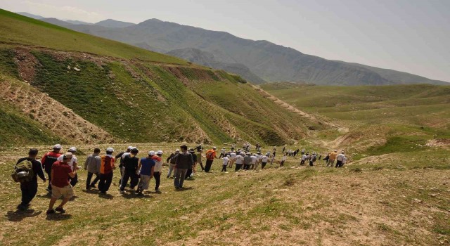 Siirtte 3 bin 500 yıllık tarihi akabe yolunda doğa yürüyüşü