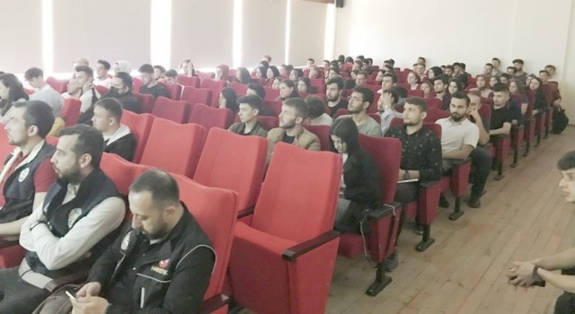 Simav MYOda Sosyal Medya Farkındalığı semineri