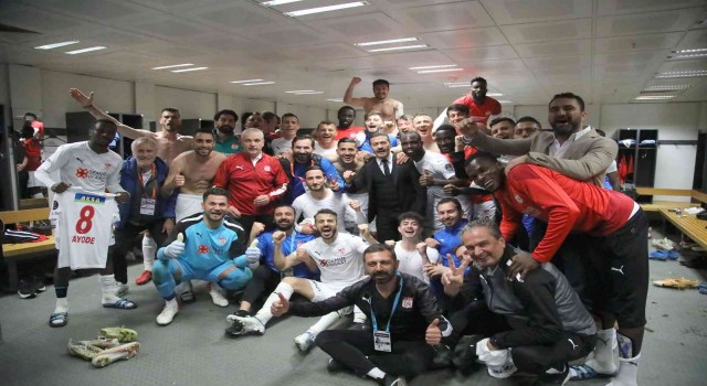 Sivassporda Rıza Çalımbay ve 6 futbolcunun sözleşmesi sona eriyor
