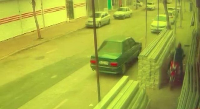 Siverekte motosikletin çalınma güvenlik kamerasında