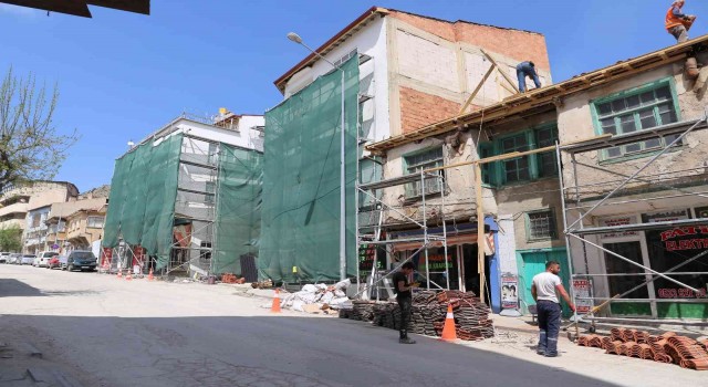 Sivrihisarda restorasyon çalışmaları devam ediyor