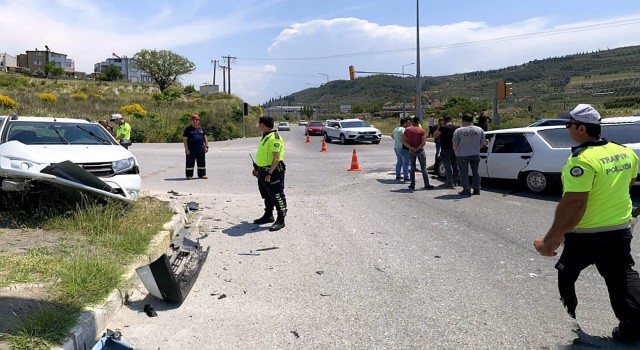 Sökede trafik kazası: 3 yaralı