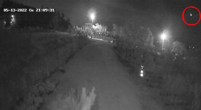 Sosyal medyada gündem olan meteor düştüğü iddiası güvenlik kamerasına yansıdı