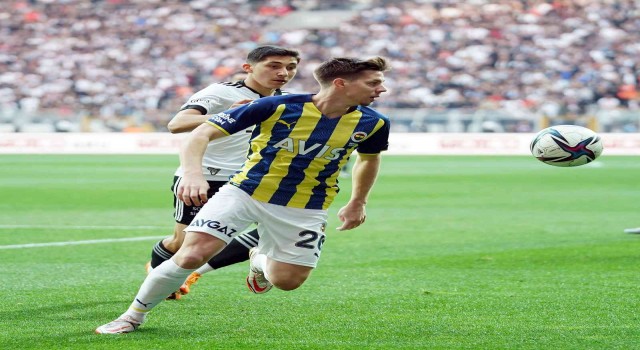 Spor Toto Süper Lig: Beşiktaş: 1 - Fenerbahçe: 1 (İlk yarı)