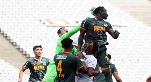Spor Toto Süper Lig: Fatih Karagümrük: 0 - Alanyaspor: 1 (İlk yarı)