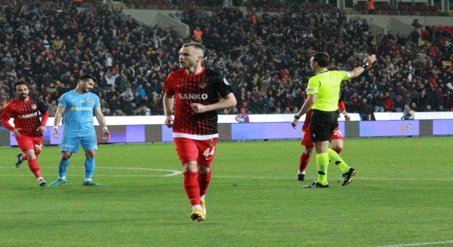 Spor Toto Süper Lig: Gaziantep FK: 1 - Kayserispor: 1 (İlk yarı)