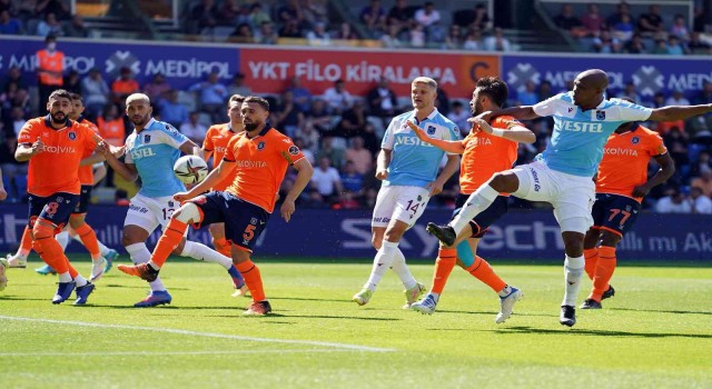 Spor Toto Süper Lig: Medipol Başakşehir: 1 - Trabzonspor: 0 (Maç devam ediyor)