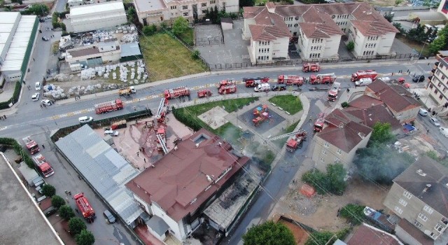 Sultanbeylide mobilya fabrikasındaki yangın kontrol altına alındı