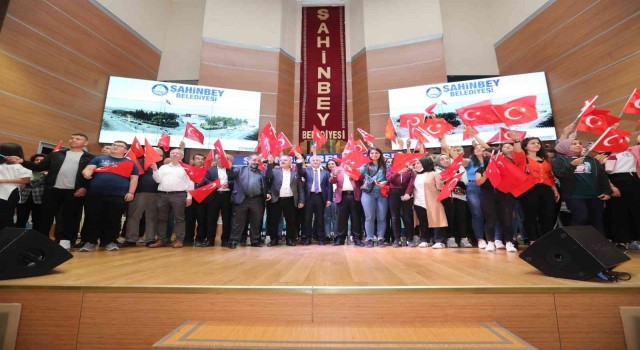 Tahmazoğlu, Çanakkale yolcusu öğrencilerle buluştu