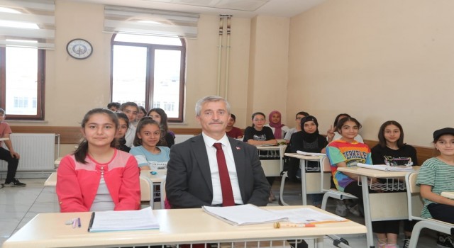 Tahmazoğlu kursiyerlerle bir araya geldi