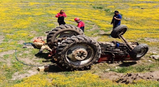 Tarlada çift süren traktör uçuruma yuvarlandı: 1 ölü, 1 yaralı