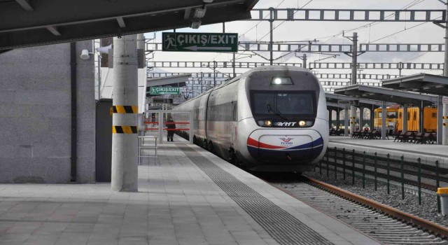 TCDDden tren yollarına yaklaşmayın uyarısı